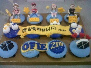 EXO cupcakes