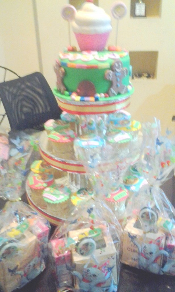 goodie bag cupcake cake candyland